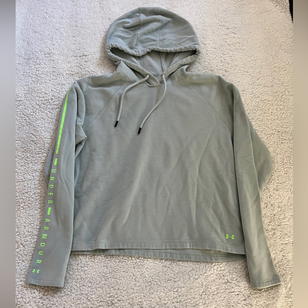 ❤️‍🔥3/$15❤️‍🔥 Under Armour Women’s Cropped Sweatshirt Size Large